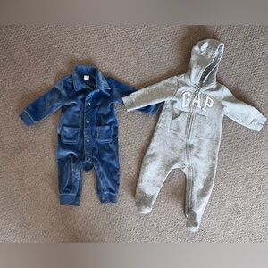 Baby GAP Blue Baby Fleece Outfit and hooded zipper footie bundle